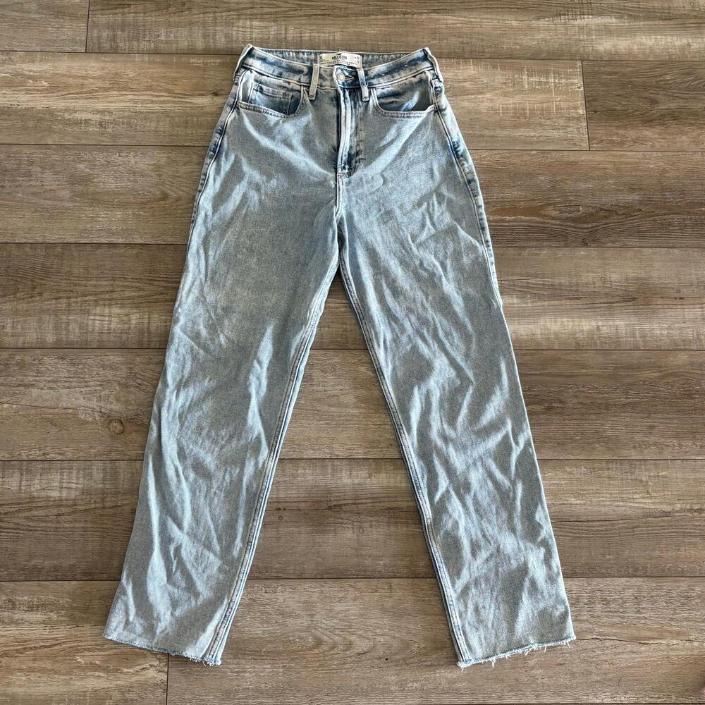 Hollister Jeans | Women 26x29 (fits 26x27.5) | Curvy High-Rise Straight Raw Hem